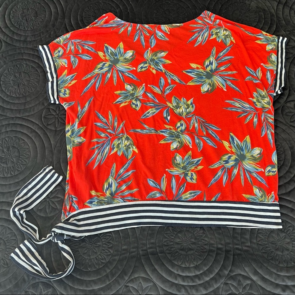 Tropical Print Tee w/ Stripe Trim - Picture 3 of 6